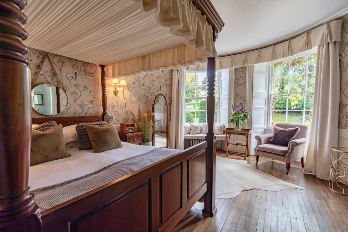 Gallery Item 13 for Burleigh Court Cotswolds